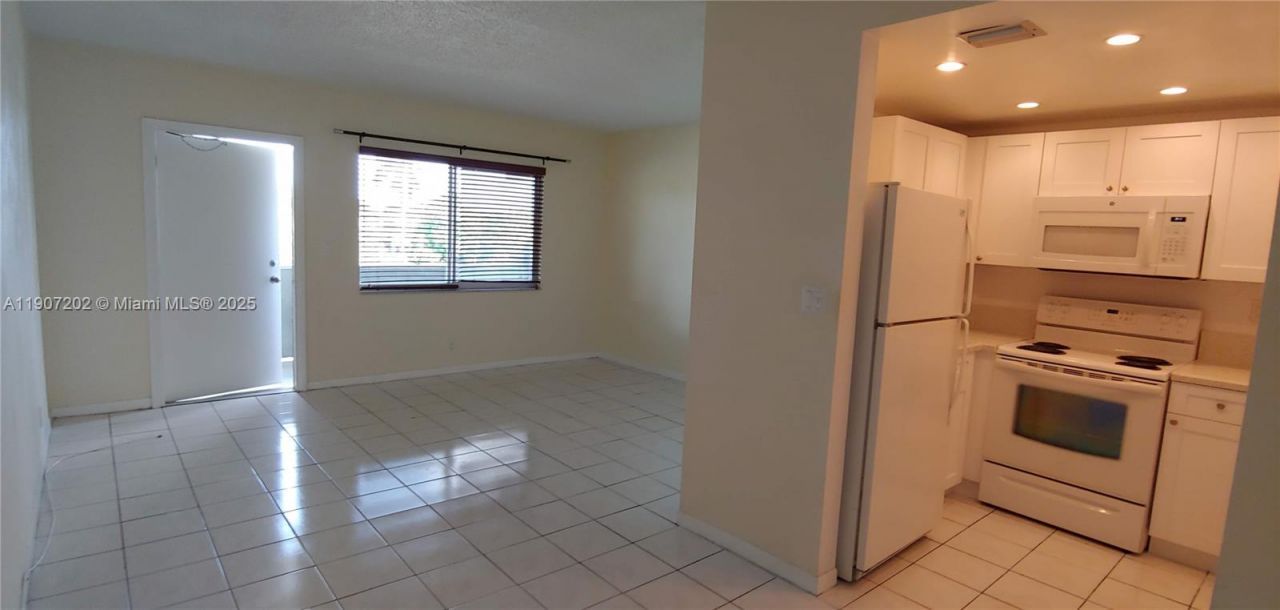 1400 NE 54th St, Unit 206, Fort Lauderdale, FL 33334 Photo