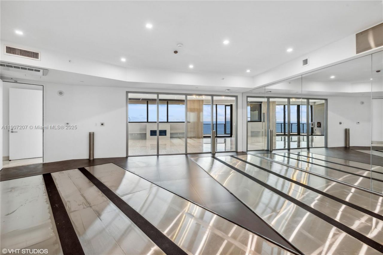 18555 Collins Ave, Unit 1101, Sunny Isles Beach, FL 33160 Photo