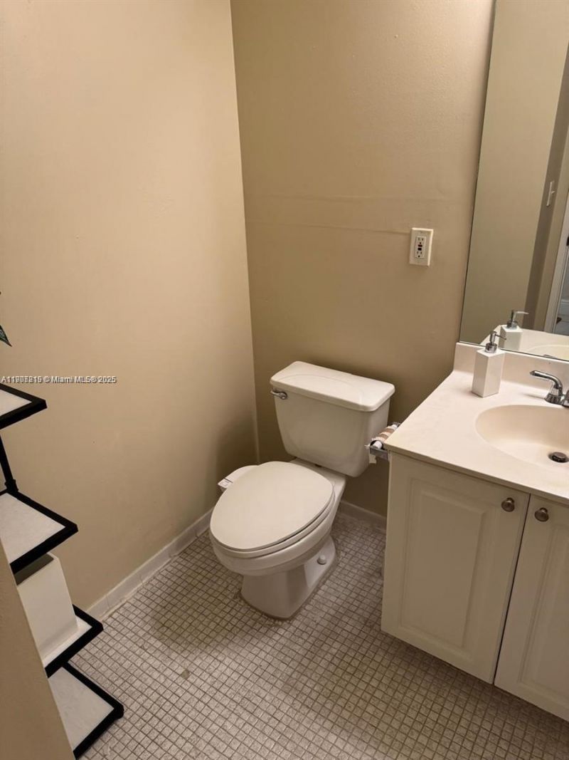 19380 Collins Ave, Unit 707, Sunny Isles Beach, FL 33160 Photo