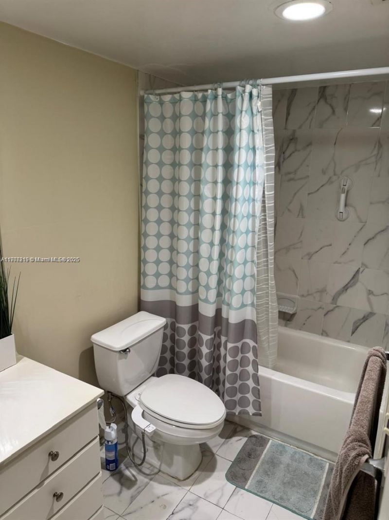 19380 Collins Ave, Unit 707, Sunny Isles Beach, FL 33160 Photo