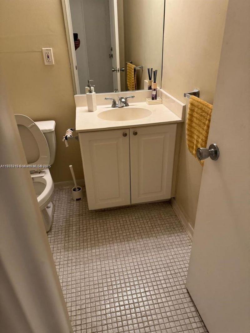 19380 Collins Ave, Unit 707, Sunny Isles Beach, FL 33160 Photo