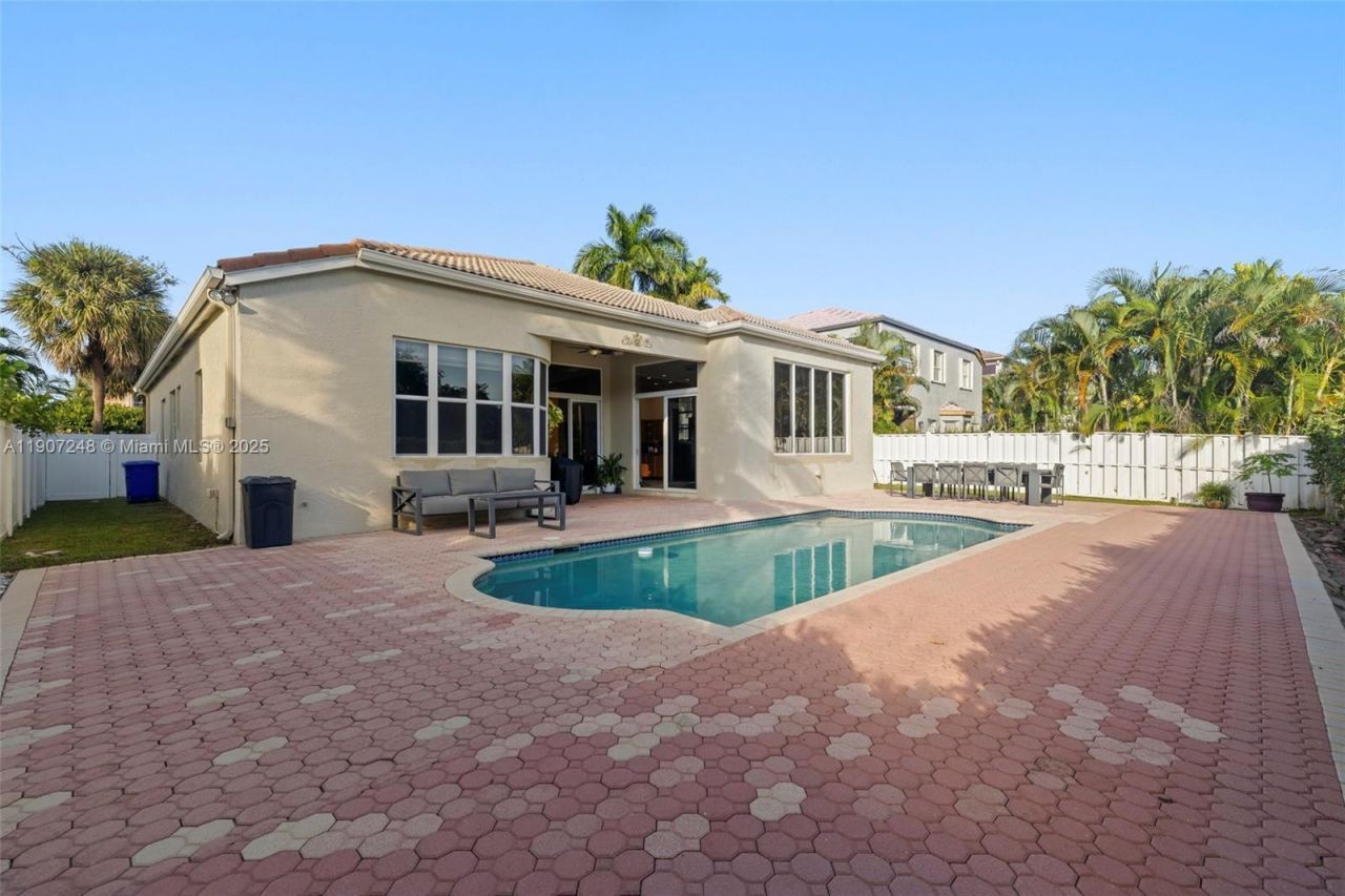 16748 SW 16th St, Pembroke Pines, FL 33027 Photo