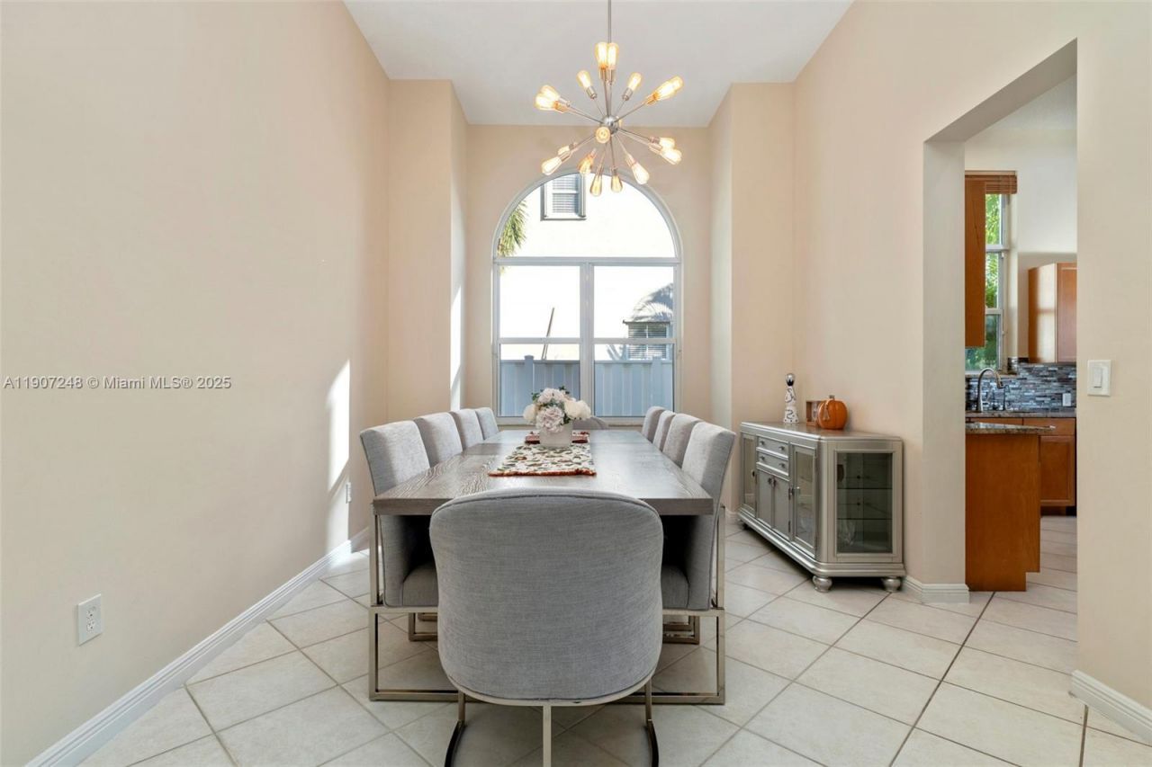 16748 SW 16th St, Pembroke Pines, FL 33027 Photo