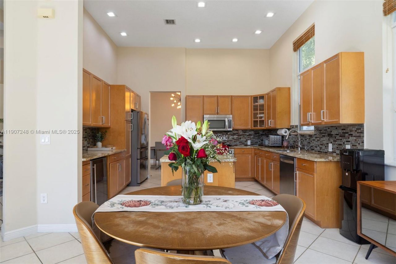 16748 SW 16th St, Pembroke Pines, FL 33027 Photo