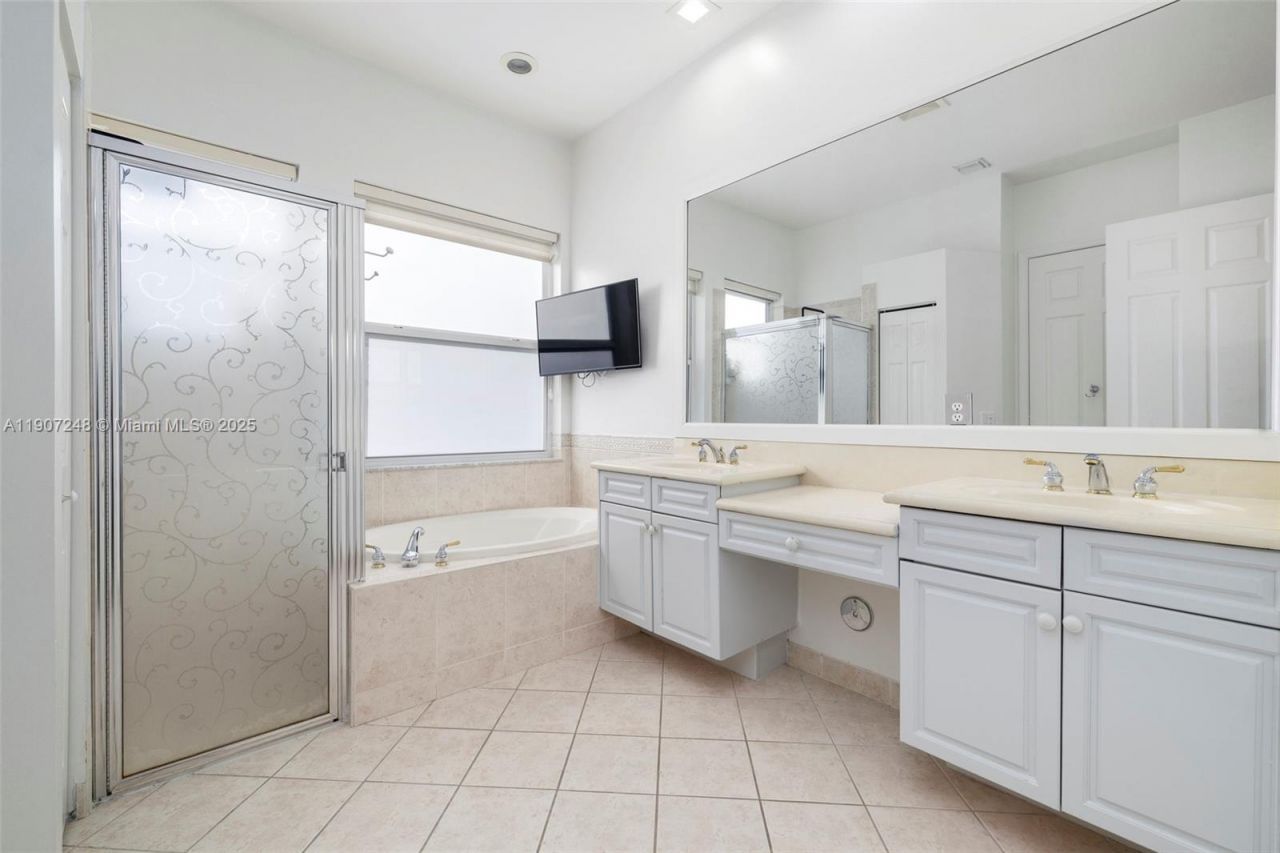 16748 SW 16th St, Pembroke Pines, FL 33027 Photo