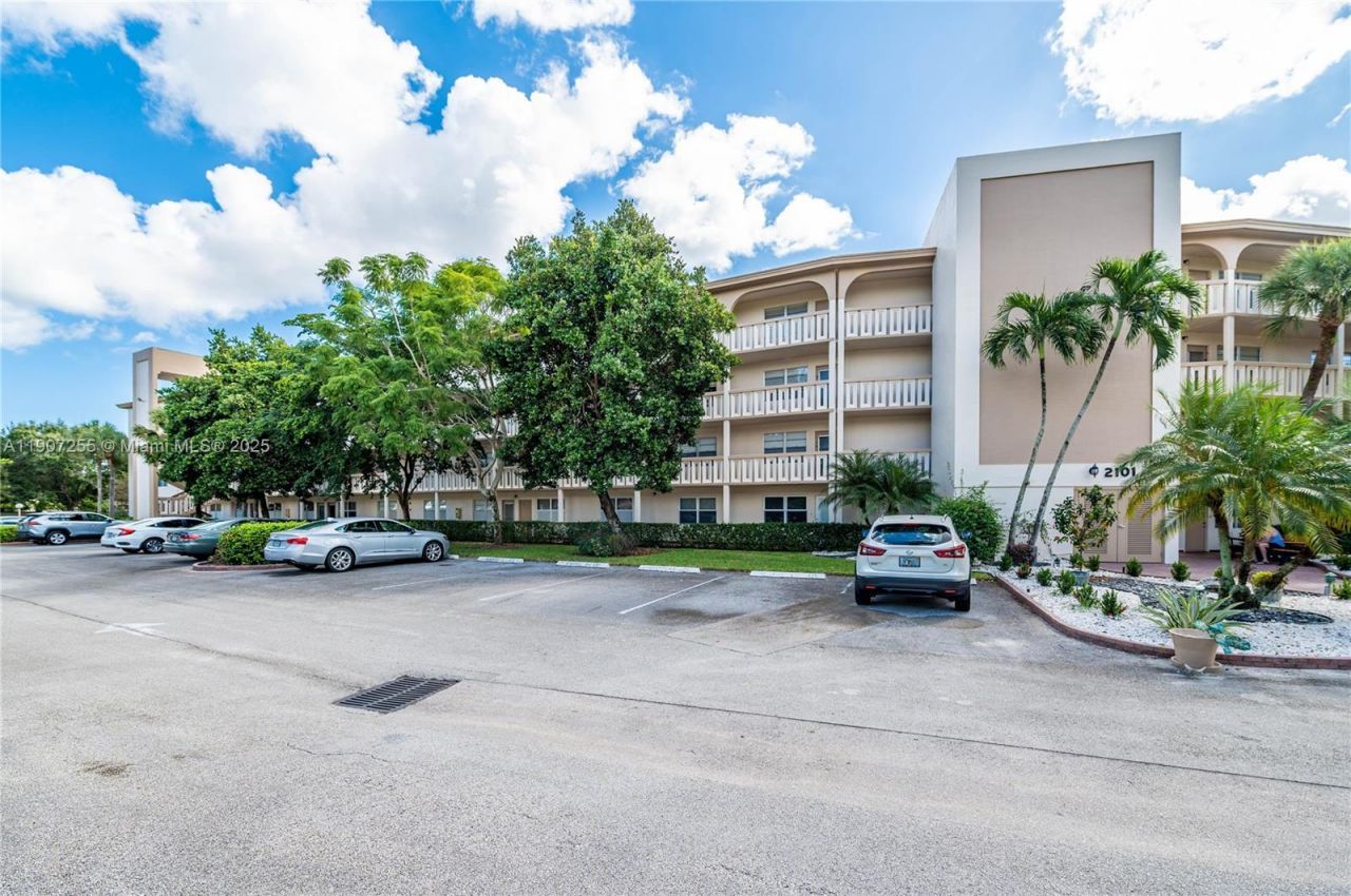 2101 Lucaya Bnd, Unit C1, Coconut Creek, FL 33066 Photo