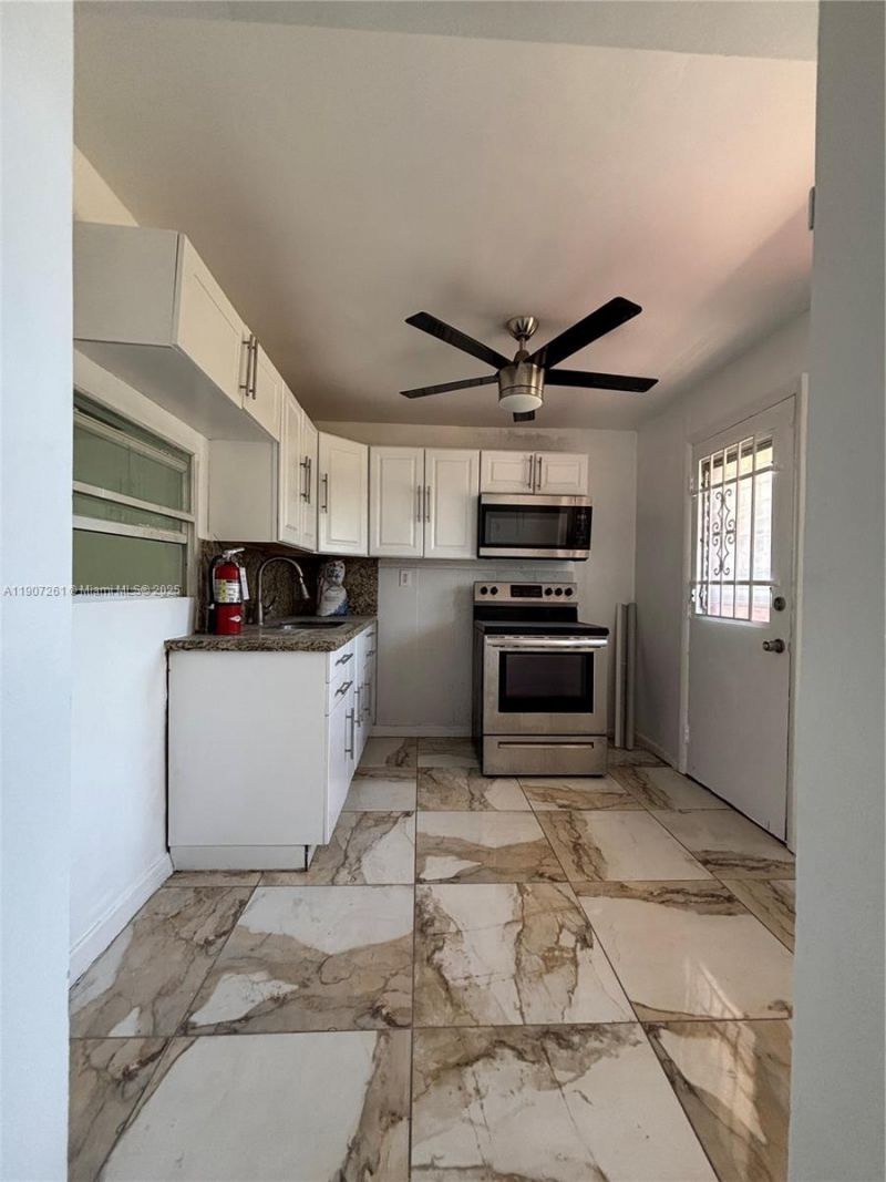 1501 NE 191st St, Unit C211, Miami, FL 33179 Photo