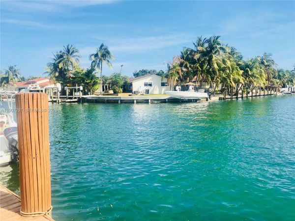 2430 NE 135th St, Unit 203, North Miami, FL 33181