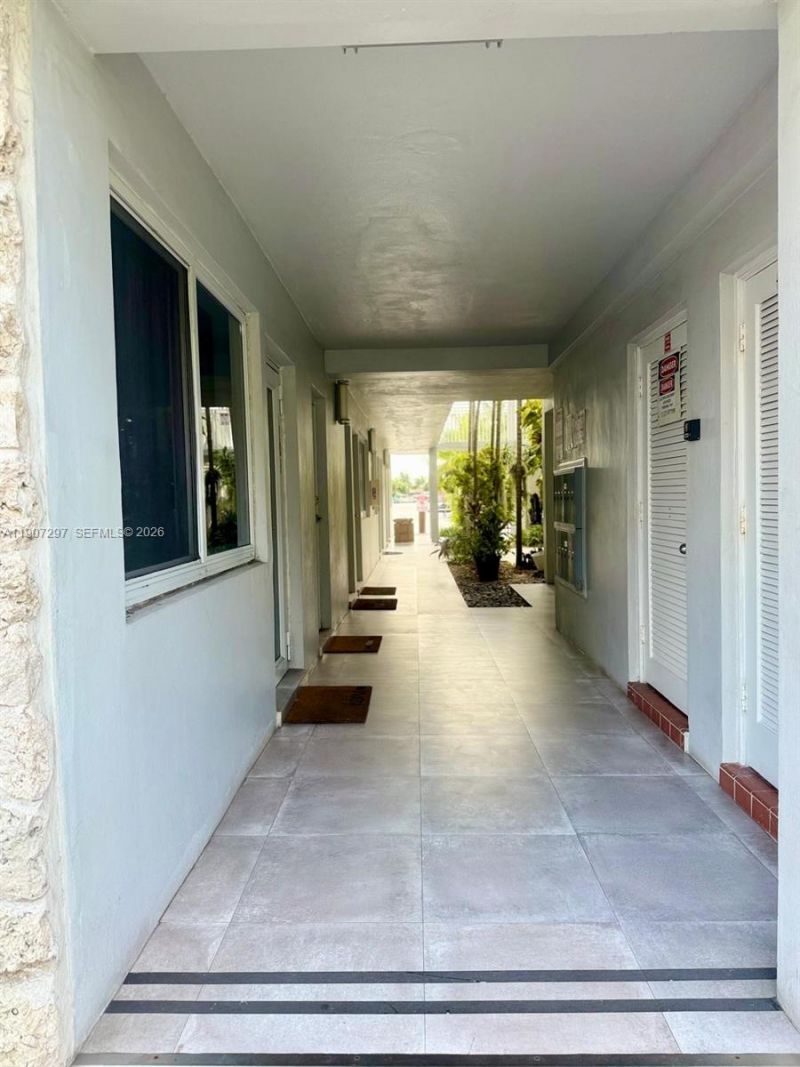 2430 NE 135th St, Unit 203, North Miami, FL 33181 Photo