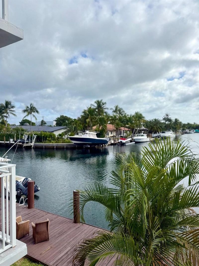 2430 NE 135th St, Unit 203, North Miami, FL 33181 Photo