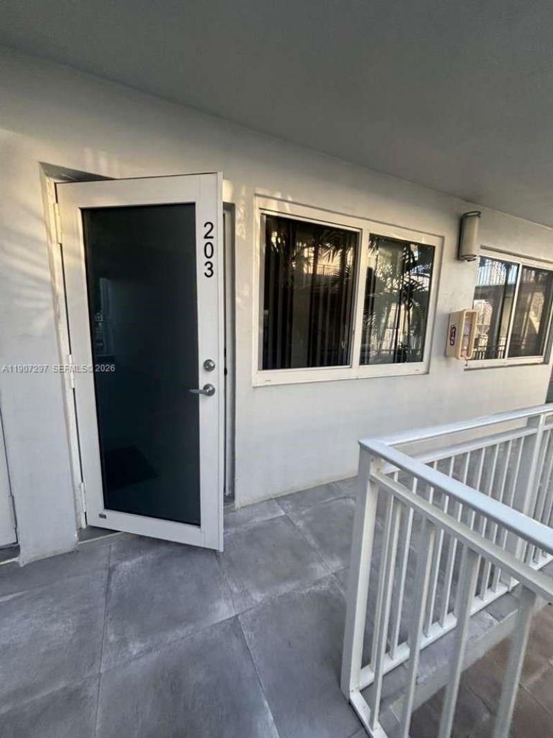 2430 NE 135th St, Unit 203, North Miami, FL 33181 Photo