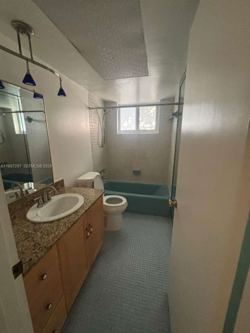 2430 NE 135th St, Unit 203, North Miami, FL 33181 Photo