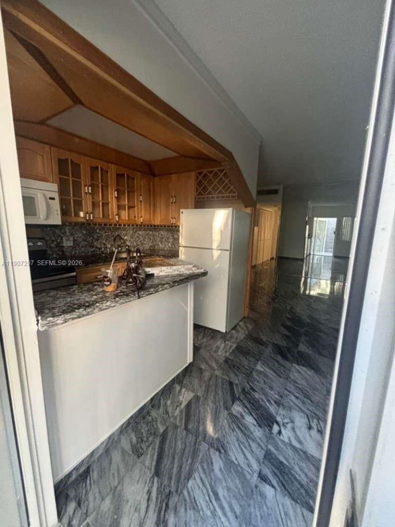 2430 NE 135th St, Unit 203, North Miami, FL 33181 Photo