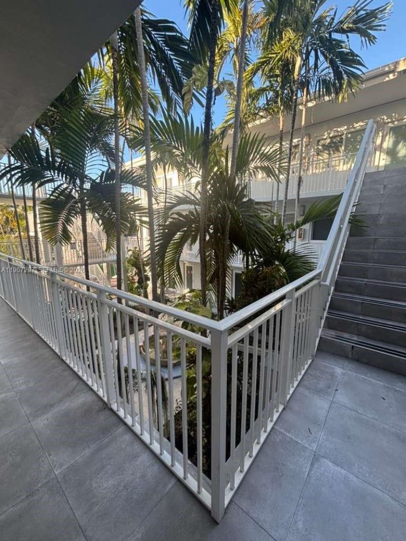 2430 NE 135th St, Unit 203, North Miami, FL 33181 Photo