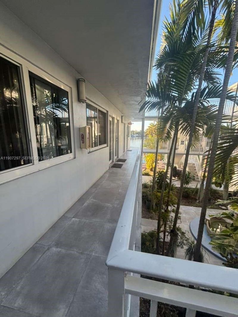 2430 NE 135th St, Unit 203, North Miami, FL 33181 Photo