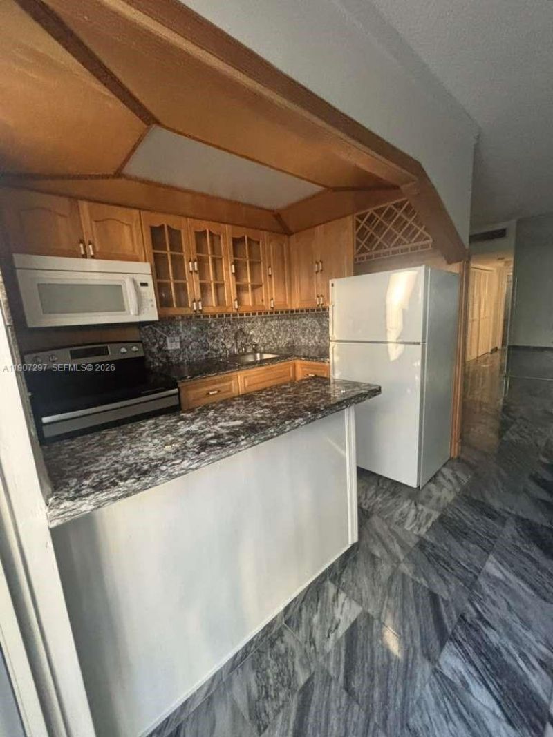 2430 NE 135th St, Unit 203, North Miami, FL 33181 Photo