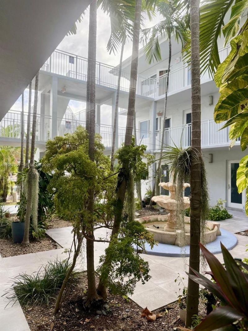 2430 NE 135th St, Unit 203, North Miami, FL 33181 Photo