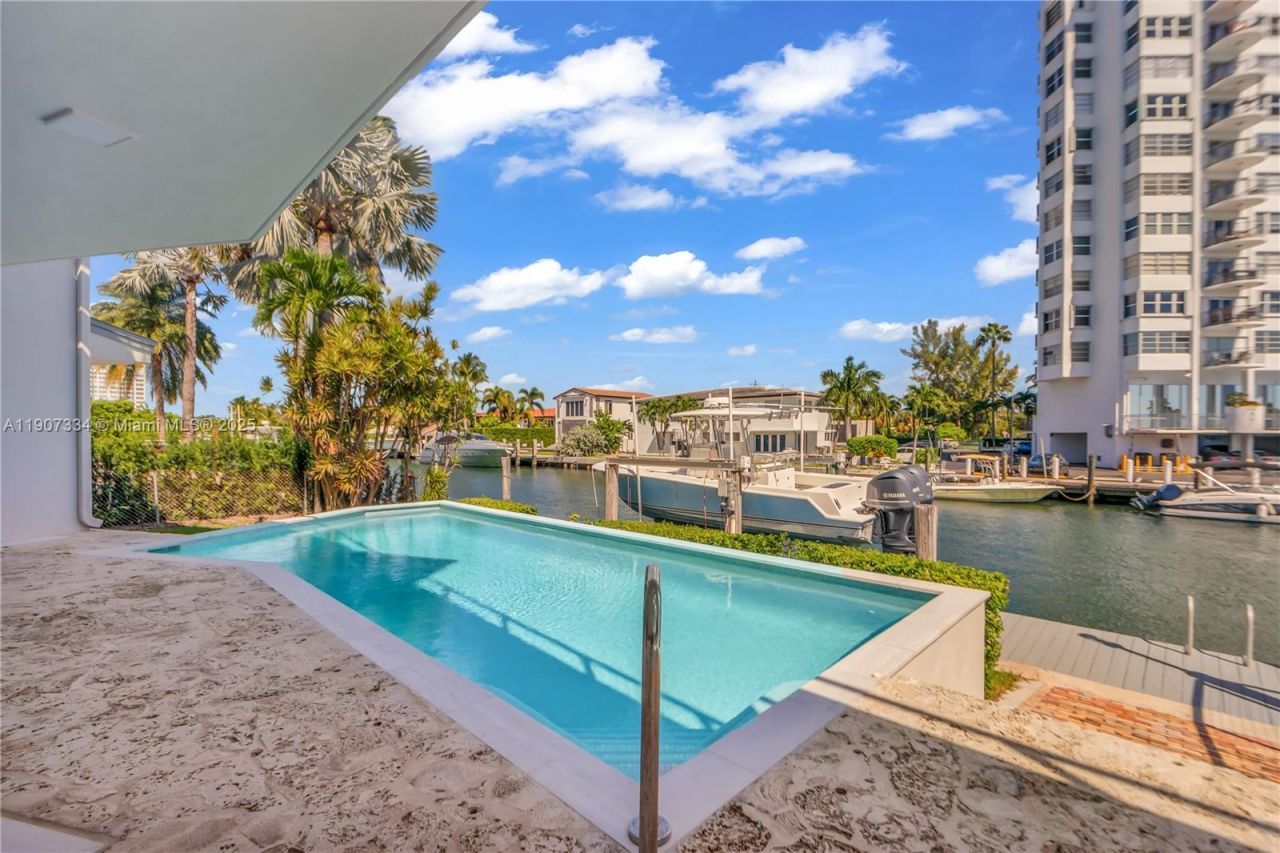 2089 NE 121st Rd, North Miami, FL 33181 Photo