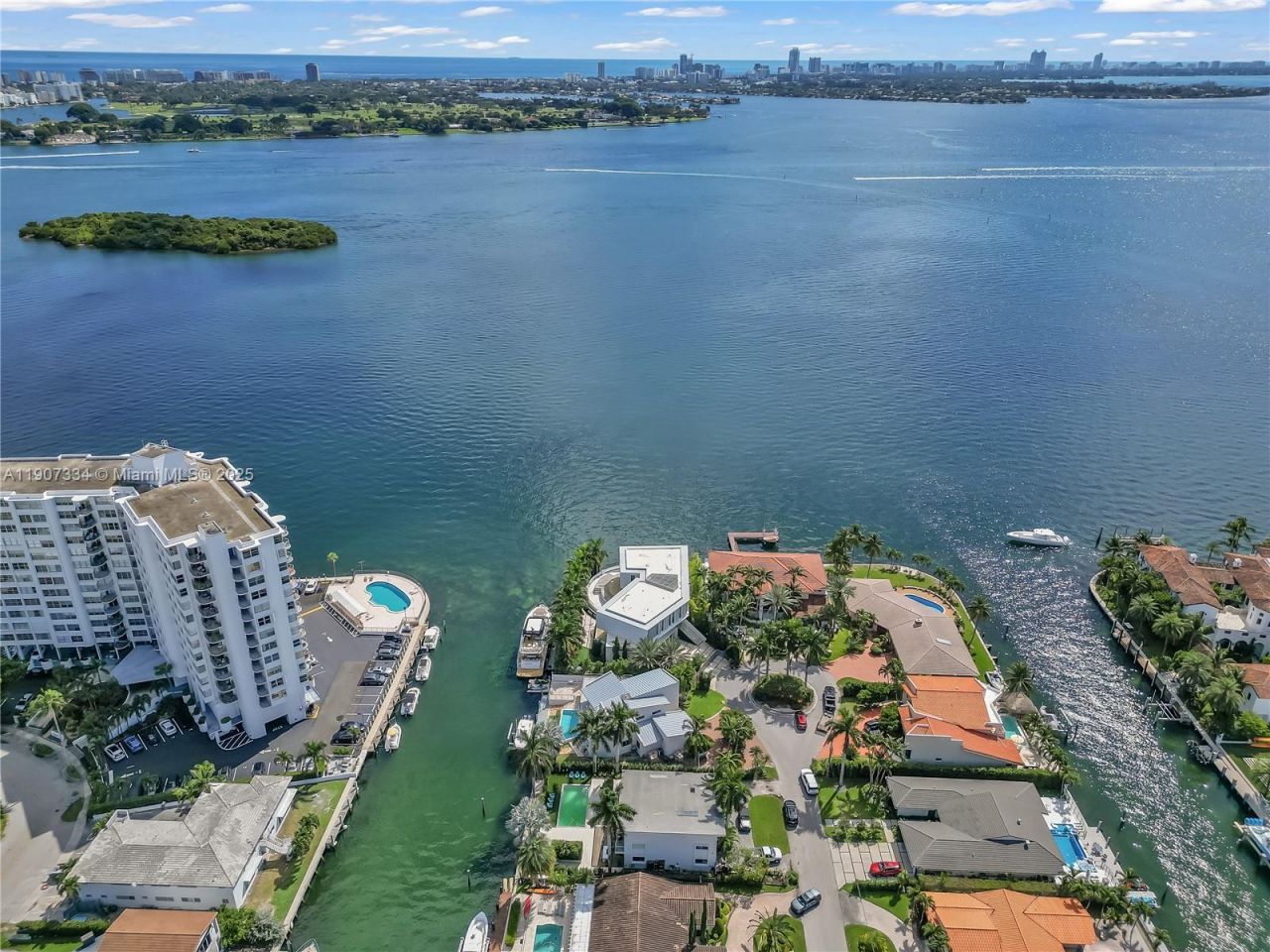 2089 NE 121st Rd, North Miami, FL 33181 Photo