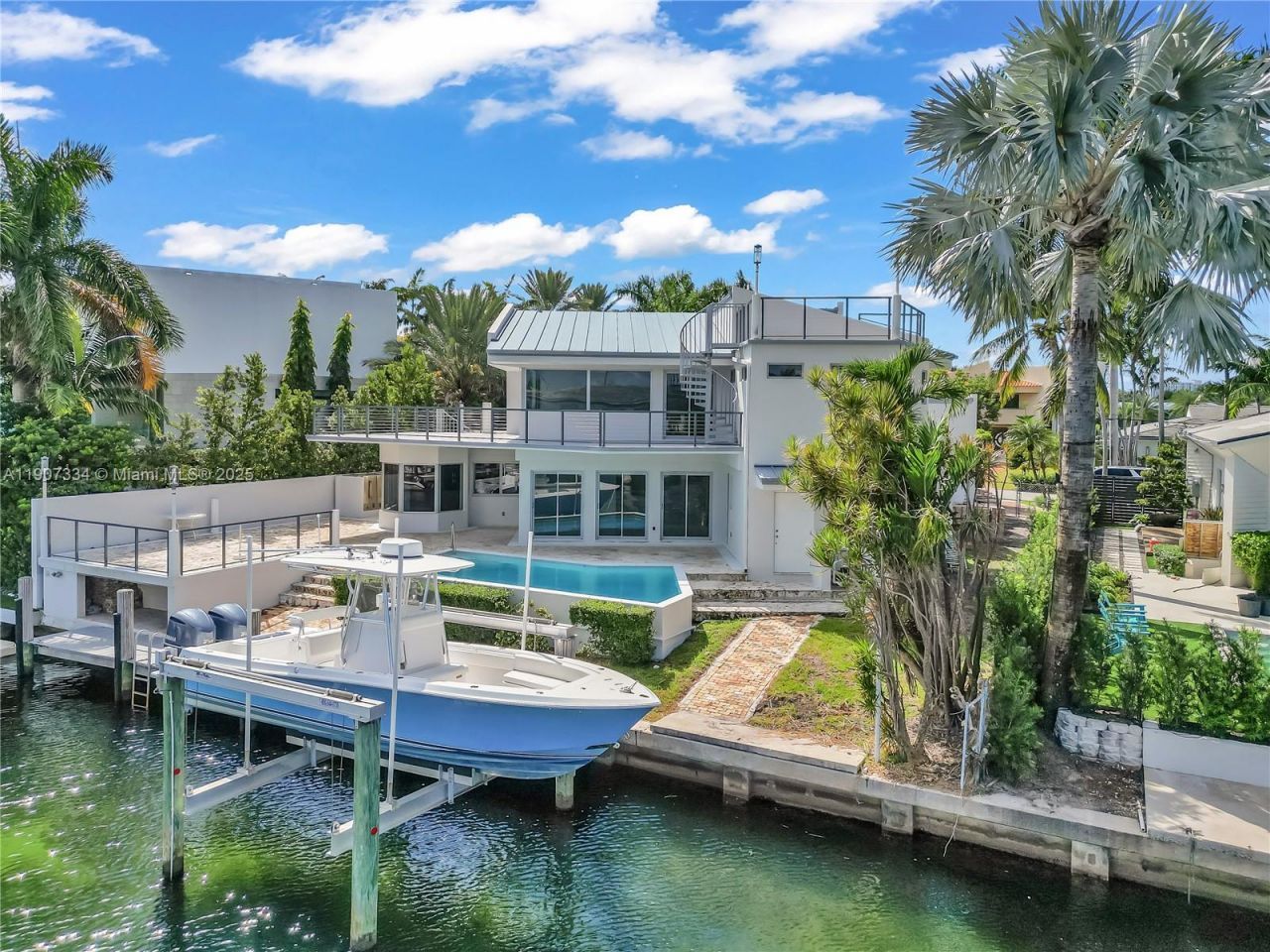 2089 NE 121st Rd, North Miami, FL 33181 Photo