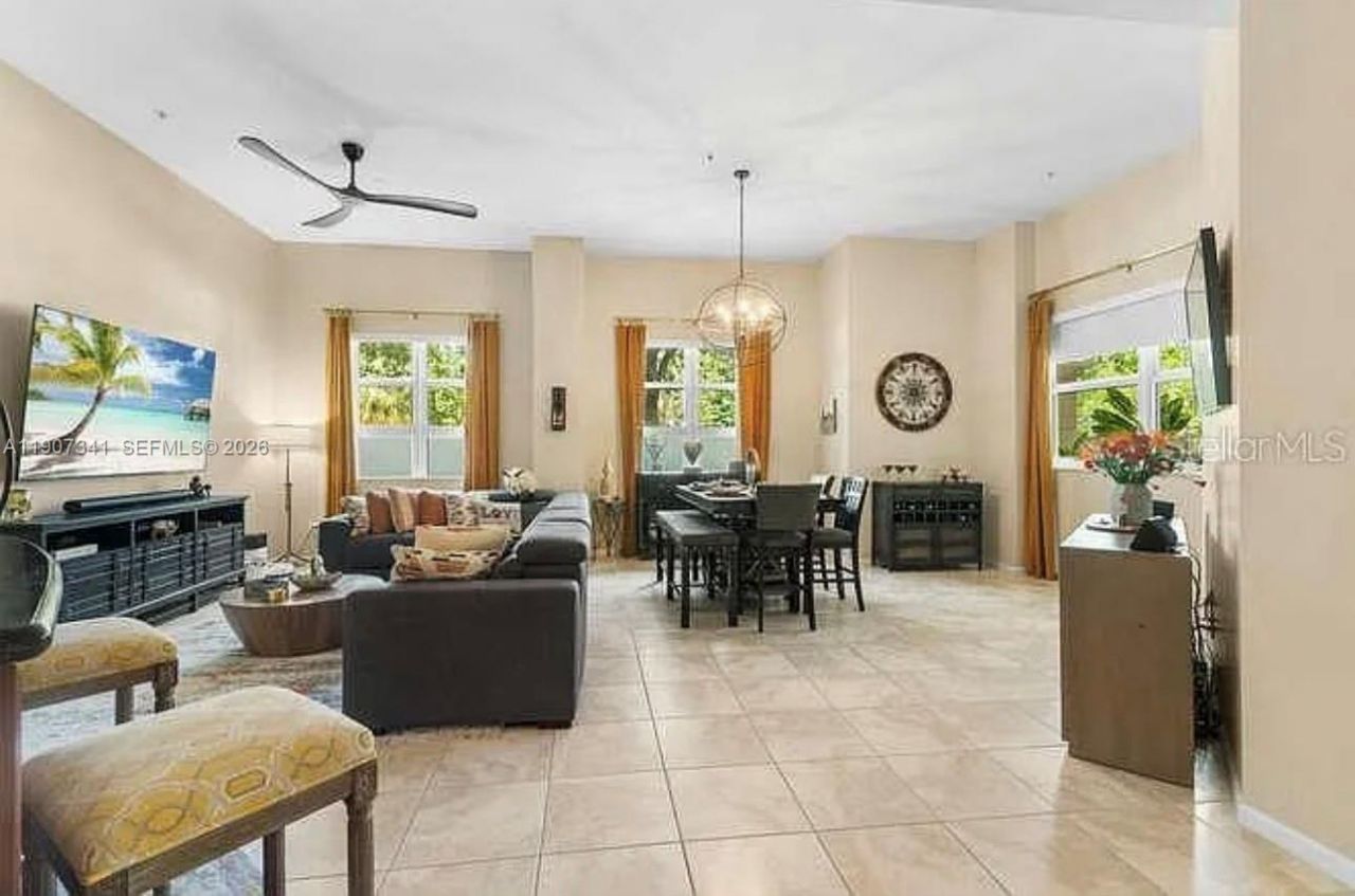 403 S Sapodilla Ave, Unit 104, West Palm Beach, FL 33401 Photo