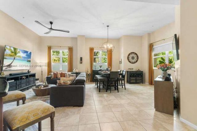 403 S Sapodilla Ave, Unit 104, West Palm Beach, FL 33401 Photo