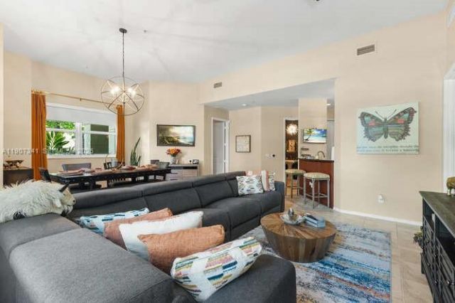 403 S Sapodilla Ave, Unit 104, West Palm Beach, FL 33401 Photo