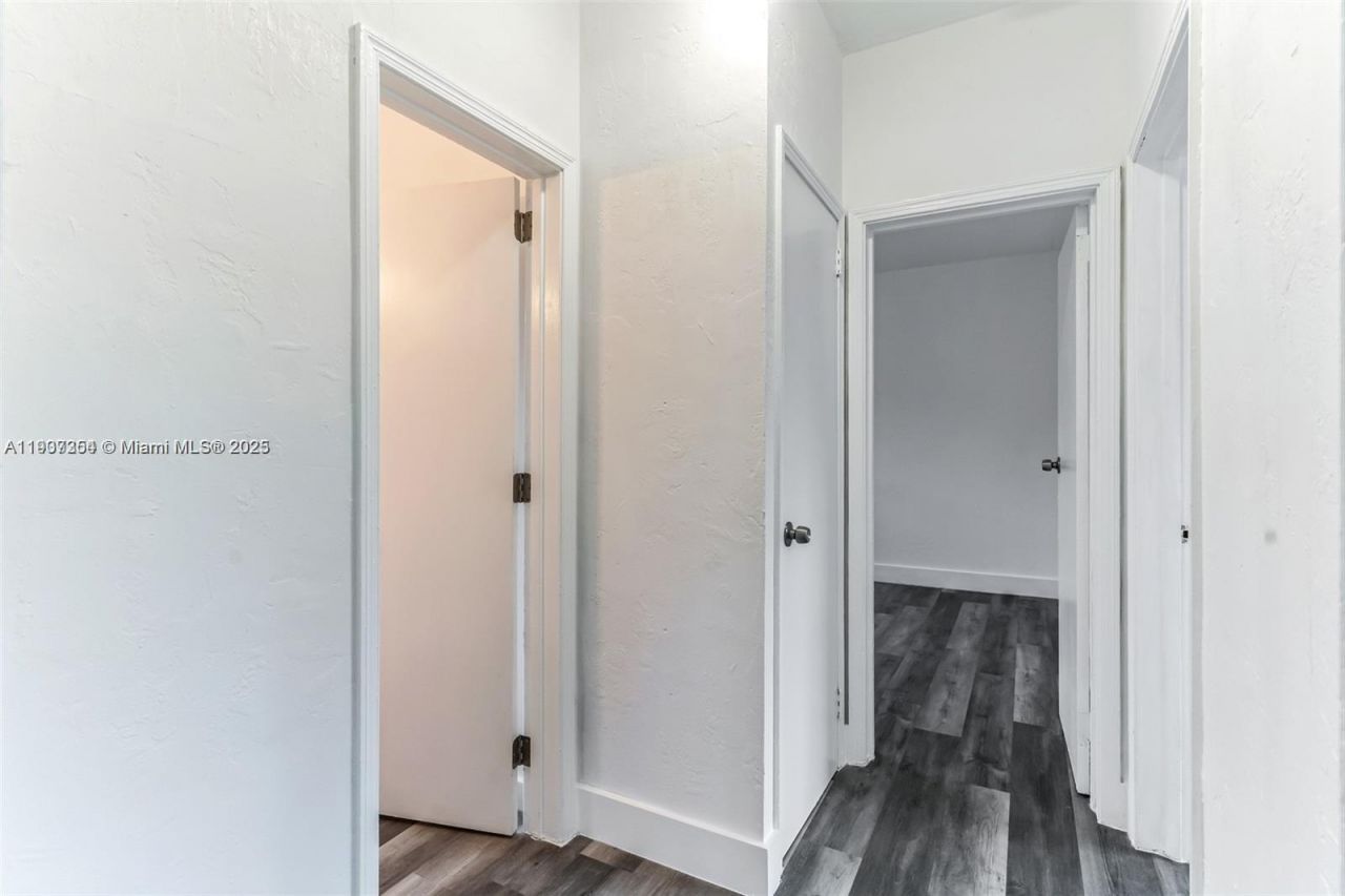 1071 NW 34th St, Unit 1075, Miami, FL 33127 Photo