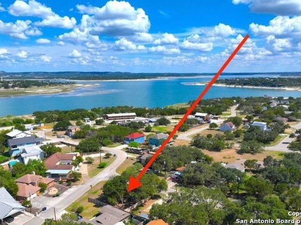 2566 Glenn Dr, Canyon Lake, TX 78133