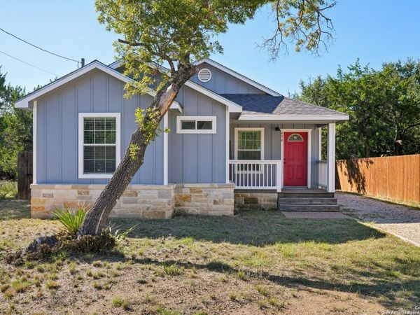 636 Skyline Dr, Bandera, TX 78003