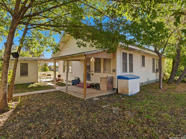 603 E Court, Seguin, TX 78155