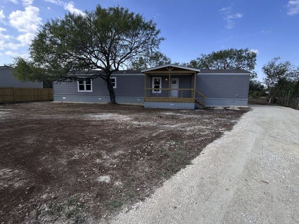 268 County Road 4637, Hondo, TX 78861