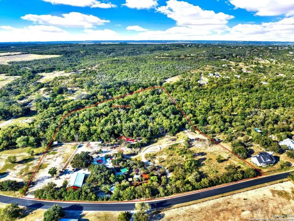 1877 County Road 4713, LaCoste, TX 78039