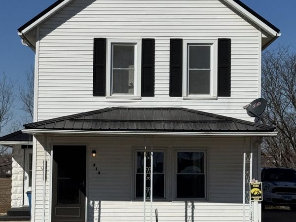 313 E 1st Avenue, Cascade, IA 52033
