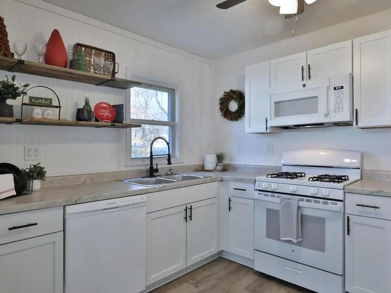 2424 Holt Avenue, Columbus, OH 43219 Photo 15