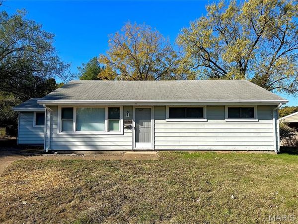 5515 Holborn Drive, Normandy, MO 63121
