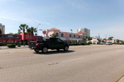 1900 N Kings Hwy. photo 4