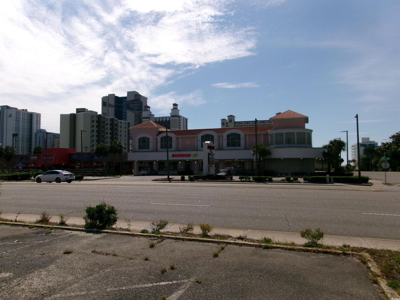 1900 N Kings Hwy. Photo 4