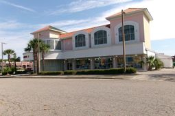 1900 N Kings Hwy. photo 4