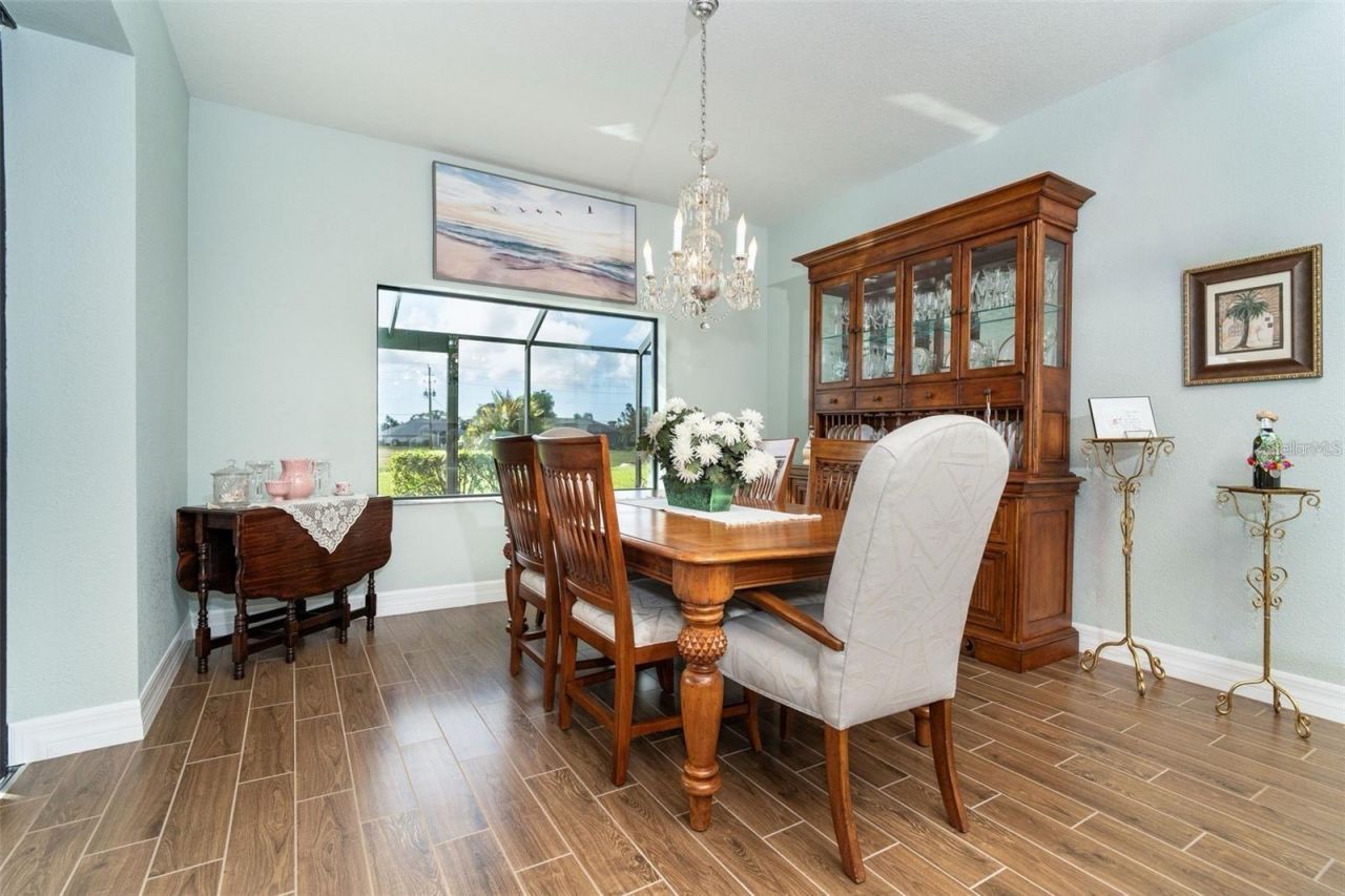 592 Boundary Boulevard, Rotonda West, FL 33947 Photo