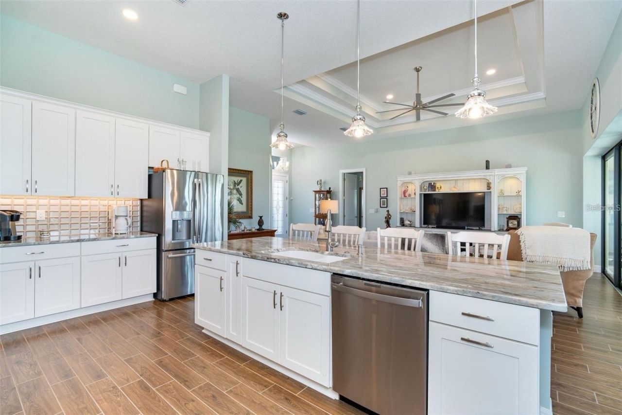 592 Boundary Boulevard, Rotonda West, FL 33947 Photo