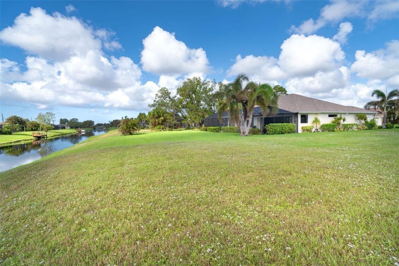 592 Boundary Boulevard, Rotonda West, FL 33947 Photo