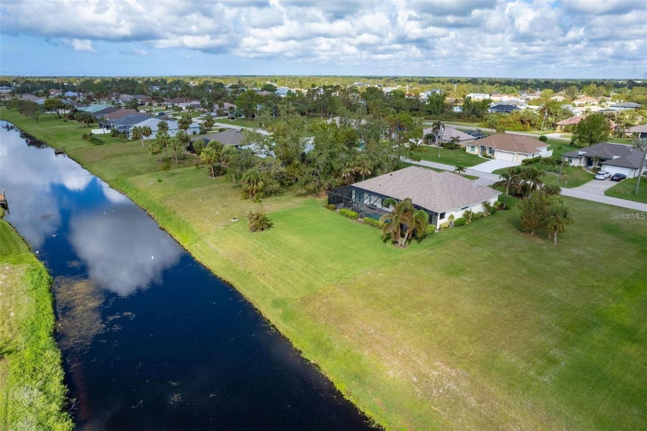 592 Boundary Boulevard, Rotonda West, FL 33947 Photo