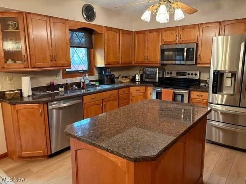 6712 Candy Lane, Vermilion, OH 44089 Photo 9