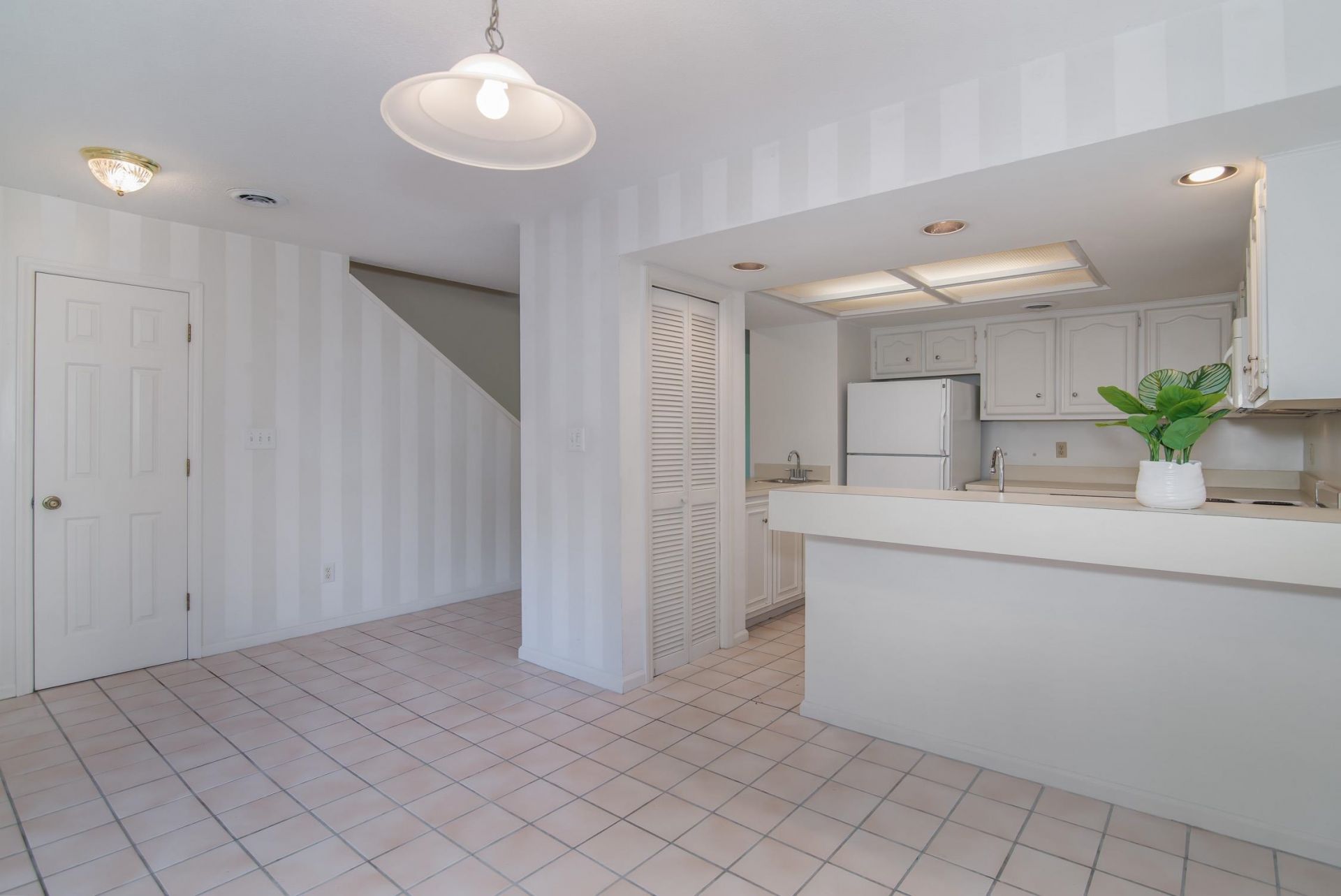 31 Battery White Ct. Photo 11