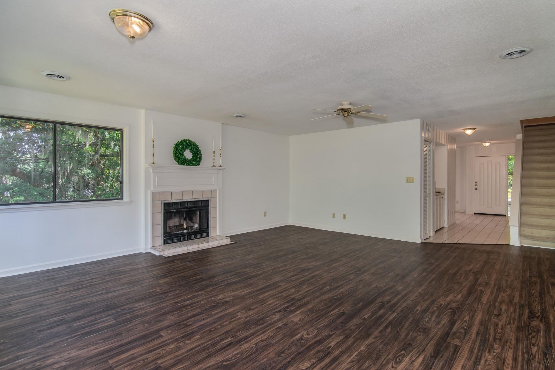 31 Battery White Ct. Photo 6