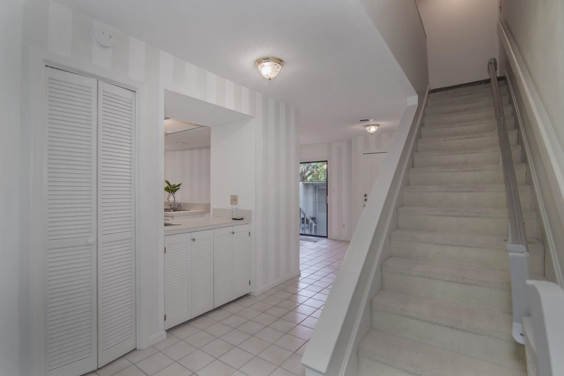 31 Battery White Ct. Photo 8