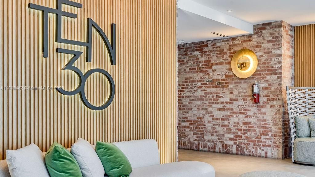 1030 15th St, Unit 201, Miami Beach, FL 33139 Photo