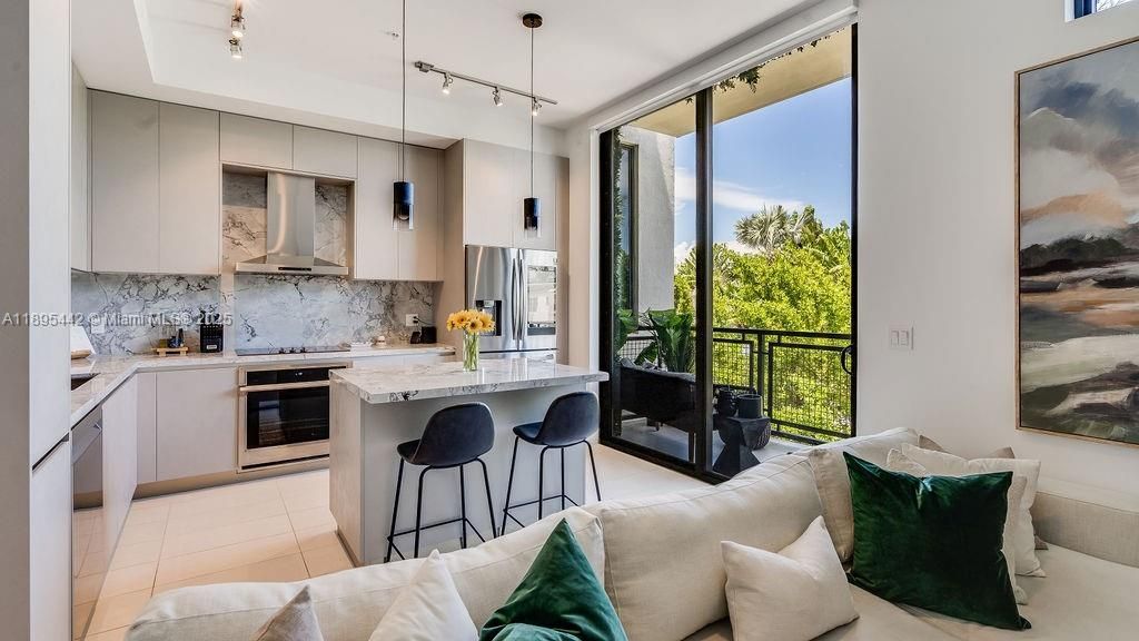 1030 15th St, Unit 201, Miami Beach, FL 33139 Photo