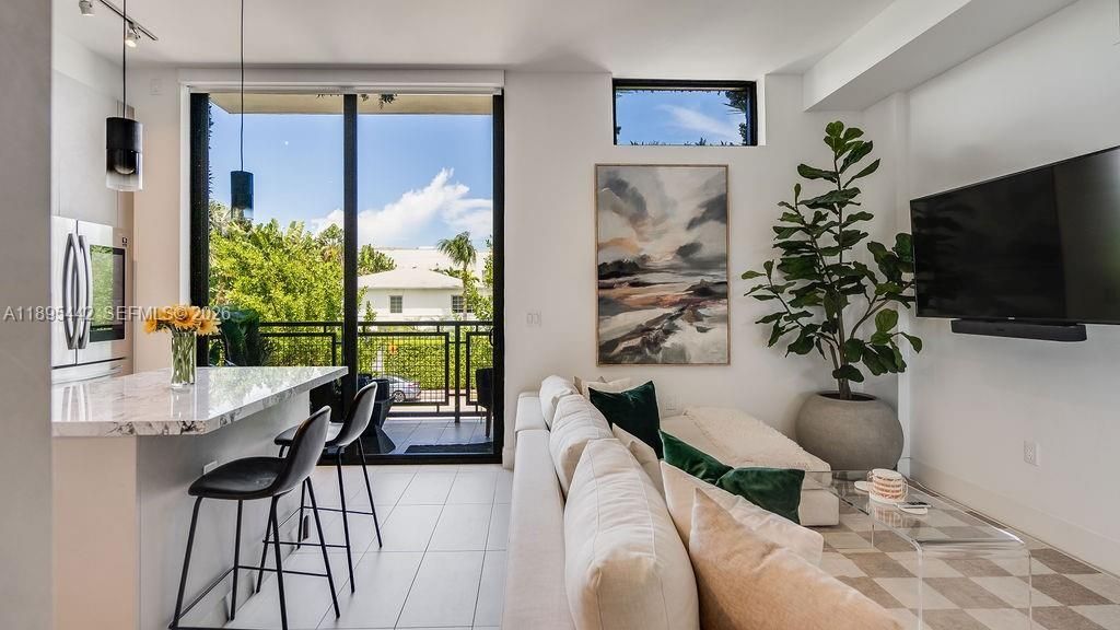 1030 15th St, Unit 201, Miami Beach, FL 33139 Photo